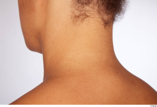 Umaira neck 0005.jpg